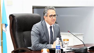 وزير السياحة يبحث التعاون الأثري مع وزير الثقافة والاتصالات السنغالي