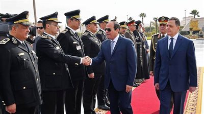 يوم الوفاء.. السيسي يشهد الاحتفال بعيد الشرطة الـ68.. يكرم عددًا من الضباط وأسر الشهداء.. وأوراق بطولية وتضحيات تتصدر الحفل