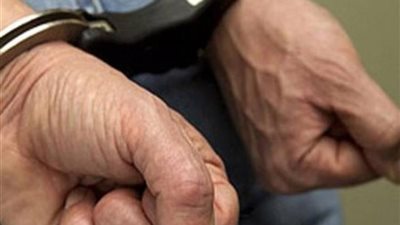 أمن القاهرة يضبط عاطلا بتهمة إحراق سيارة سيدة بسبب خلافات بينهما