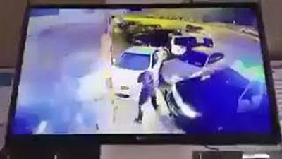 نهاية غير متوقعة لشخص حاول اقتحام محل بسيارته في الرياض (فيديو)