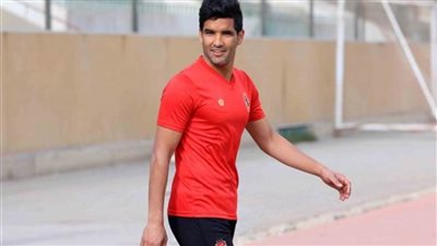 صالح جمعة يتدرب في الجيم بمران الأهلي