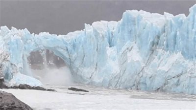 كندا: مقتل وفقدان 6 سائحين ومرشدهم بسبب انشقاق جليدي