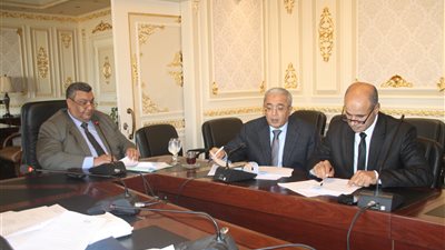 «خطة البرلمان» تستدعي ممثلي عدد من الهيئات لمناقشة خسائرها (صور)