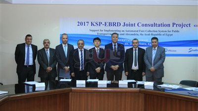 «عرفات» يشهد توقيع عقد منحة بـ350 ألف دولار لتنفيذ «الكارت الموحد»