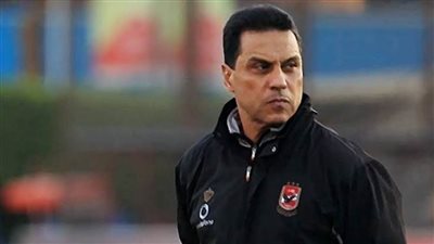 جهاز المنتخب يحضر مباراة السوبر بالإمارات