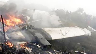 شهود عيان: سقوط طائرة بالشيخ زويد