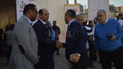 مرتضى منصور يصافح أحمد سليمان بعد مشادتهما في انتخابات الزمالك