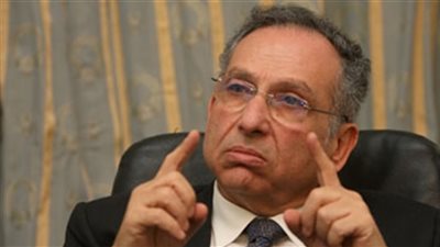 ممدوح حمزة: عطل البطارية والضغط وراء سقوط الطائرة الروسية