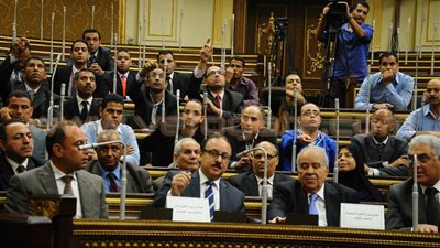 بالفيديو والصور.. بدء تجربة التصويت الإلكتروني بقاعة مجلس النواب