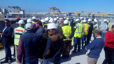 تشغيل الأهوسة الملاحية لقناطر أسيوط الجديدة لأول مرة (صور)