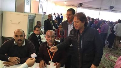 ثروت سويلم يدلي بصوته في انتخابات الزمالك