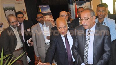 بالصور.. محافظ أسوان يفتتح المؤتمر الدولى الثامن «لصناعة السكر»
