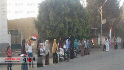 سلسلة بشرية 