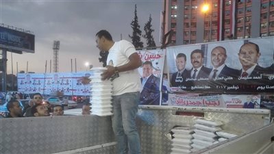 «الساندوتشات» وسيلة للدعاية في انتخابات الزمالك (صور)