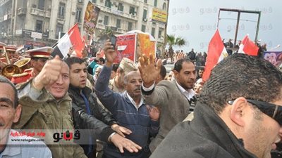 بالصور.. الآلاف يحتفلون بجنود القوات المسلحة بالإسكندرية