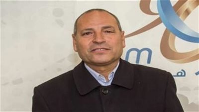 نائب محافظ القاهرة يناقش تسهيل إجراءات تراخيص المشروعات الصغيرة