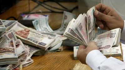 6 فوائد لرفع شهادات الادخار بالبنوك لـ 12.5%.. يقضى على ظاهرة توظيف الأموال..زيادة السيولة بالبنوك..تمويل المشروعات القومية..تحسين مستوى دخل العملاء.. يحقق الشمول المالى.. يستهدف 15 مليون عميل بنكى