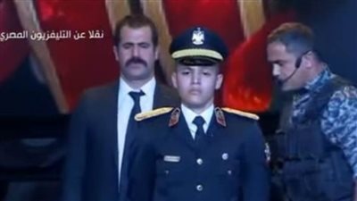 كلمات مؤثرة من ابن الشهيد وائل طاحون أمام السيسى (فيديو)