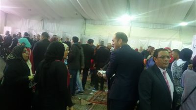 أمن الزمالك يصادر أوراق الدعاية الانتخابية من الأعضاء قبل دخول اللجان (صور)