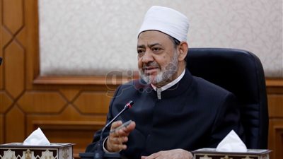 شيخ الأزهر يعتمد قرار لجنة المظالم بعودة المدرسين المفصولين