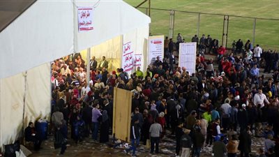 رئيس لجنة انتخابات الزمالك يتفقد عملية الاقتراع