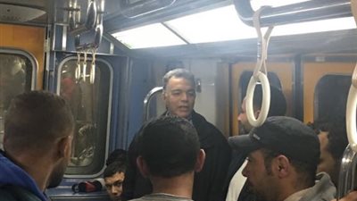 هشام عرفات يتفقد محطات المترو في جولة مفاجئة