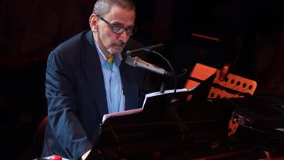 طرح تذاكر حفل زياد رحباني بالقاهرة الأسبوع المقبل