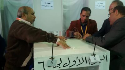 غلق باب التصويت باليوم الأول لانتخابات الزمالك و«تشميع» الصناديق (صور)