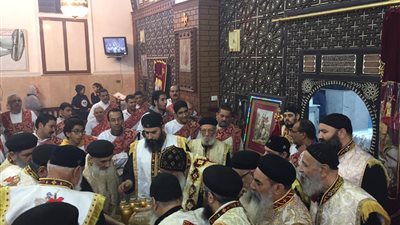 بـ«التسبحة والقداس».. ختام احتفالات الأقباط بمولد «مارجرجس» في قنا (صور)