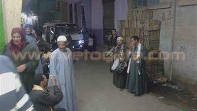 بالفيديو والصور.. أهالي طوخ يستقبلون مرشحا مستقلا بالطبل البلدي