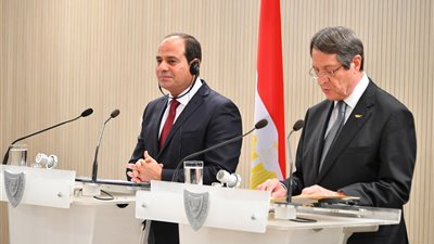 أسبوع إنجاز رئاسي.. السيسي يفتتح أكبر مزرعة سمكية في الشرق الأوسط.. يزور قبرص.. يبحث تعزيز التعاون مع فرنسا وروسيا.. يطمئن على صحة البابا تواضروس وأمير الكويت.. ويجدد دعمه لاستقرار لبنان