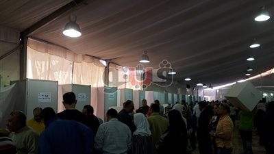 5 مشاهد تتصدر الساعات الأولى من انتخابات الزمالك.. إقبال كثيف من الناخبين في اليوم الثاني.. تأخر فتح 30 لجنة بسبب صناديق الاقتراع.. القوائم المضروبة تشعل الأجواء