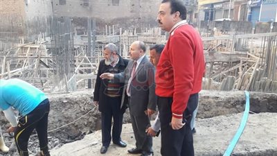 رئيس مدينة كفر الزيات يتابع الهبوط الأرضي (صور)