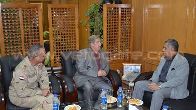 محافظ الإسماعيلية يستقبل وزير الآثار