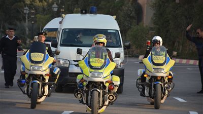 تشييع جثمان الشهيد ساطع النعماني من مسجد الشرطة بـ6 أكتوبر