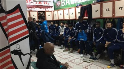 رمضان السيد يجتمع بلاعبي بلدية المحلة ويقود المران الأول| صور