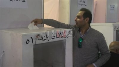 تامر عبد الحميد يدلي بصوته في انتخابات الزمالك (صور)