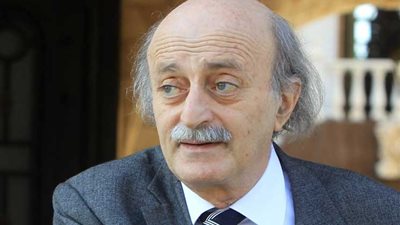 جنبلاط ينتقد السعودية ويرفض الإملاءات الإيرانية على لبنان