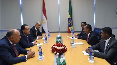 «مدبولي» ينقل رسالة السيسي إلى رئيس الوزراء الإثيوبي بأديس أبابا