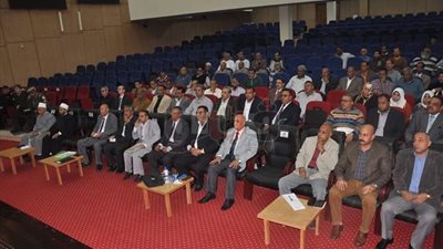 التوسع في مشروعات الثروة الداجنة ومكافآت لمقنني وضع اليد بالوادي الجديد