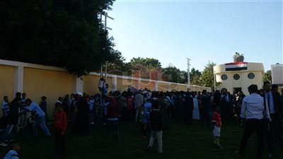 «بنحبك يا صبحي».. هتافات أطفال قنا لاستقبال وزير الشباب (فيديو)