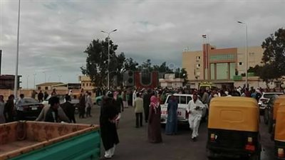 مواطنو المحافظات يتزاحمون للتبرع بالدم لإنقاذ مصابي حادث الروضة.. توافد المئات من أبناء الإسماعيلية على المستشفيات.. أهالي السويس يسهمون في الإسعاف.. وبورسعيد تطلق حملة للتبرع لمدة 3 أيام