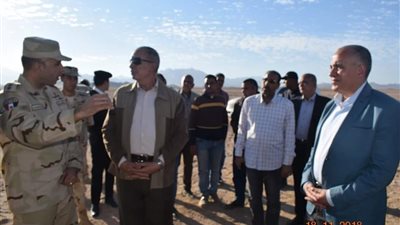 وزير الري ومحافظ البحر الأحمر يفتتحان بحيرات وسدود الغردقة (صور)
