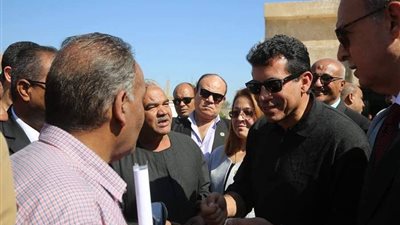 وزير الشباب في زيارة تفقدية مفاجئة لنادي الفتيات بقنا