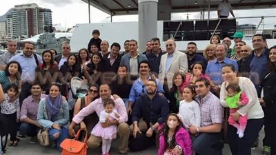 أعضاء «الدستور» في جولة بحرية مع باسم يوسف بأستراليا