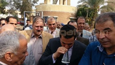 محافظ الشرقية يكلف وكيل الصحة بتحليل عينة من مياه الإبراهيمية