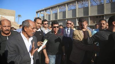 وزير الرياضة يتفقد مركز شباب نجع حمادي (صور)