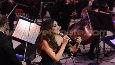 بالصور.. أنغام تختتم مهرجان الموسيقى العربية بباقة من أجمل أغانيها