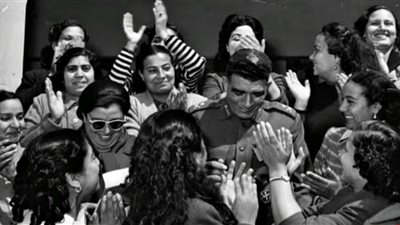 محمد نجيب يعتذر عن «وحل» الأمطار لنساء مصر