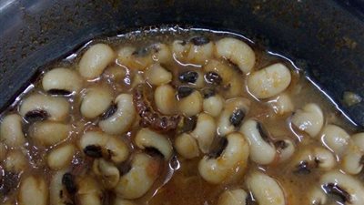 «دود» داخل طعام طالبات المدينة الجامعية بالإسكندرية (صور)